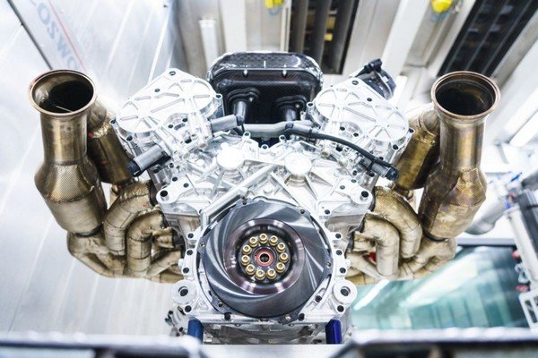 Aston Martin V12 new 1,000bhp engine 