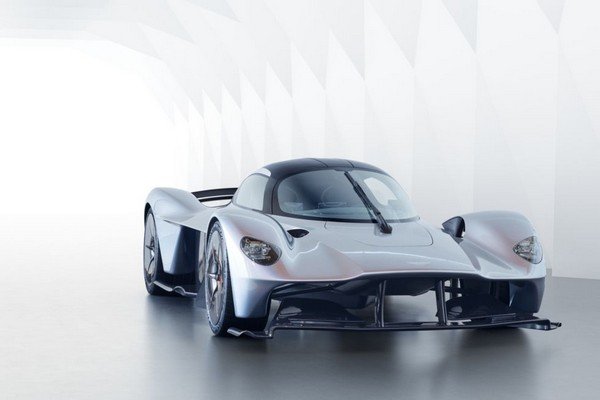  Aston Martin Valkyrie front look silver color