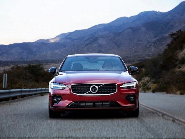 2019 Volvo S60, Red colour, front angular look