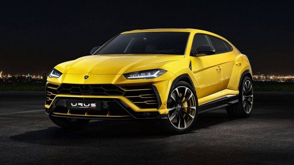 Lamborghini Urus. Yellow colour, Front Angular Look