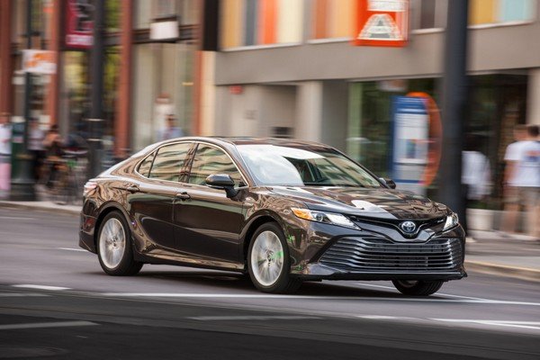 Toyota Camry Hybrid 2019, Black Colour