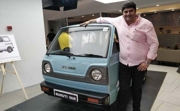 Vinay Kumar Ravindra Chumble with 1985 Maruti Van