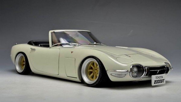 Toyota 2000GT, White, front right side