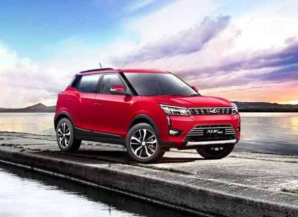 Mahindra XUV300 2019 red angular look