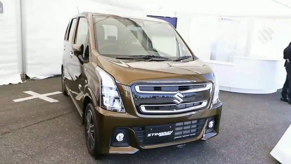 Maruti WagonR golden color side look