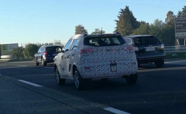 Mahindra XUV300 spy images