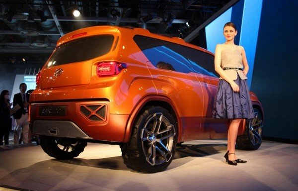 Hyundai Styx 2020 orange rear angular look