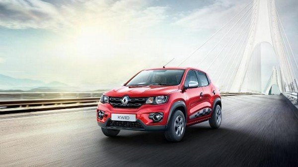 Renault Kwid 2018 red running