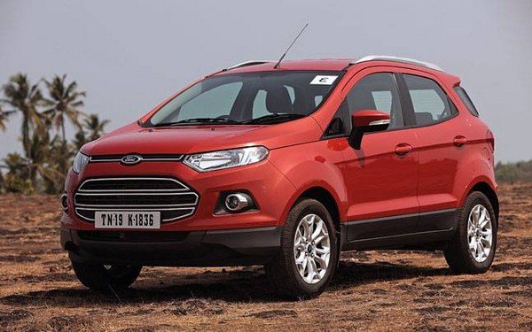 Ford EcoSport red colopur angular look