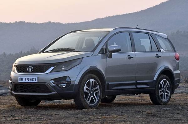 2017 Tata Hexa silver right view