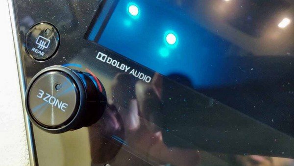 2019 Toyota Camry Hybryd interior audio system 