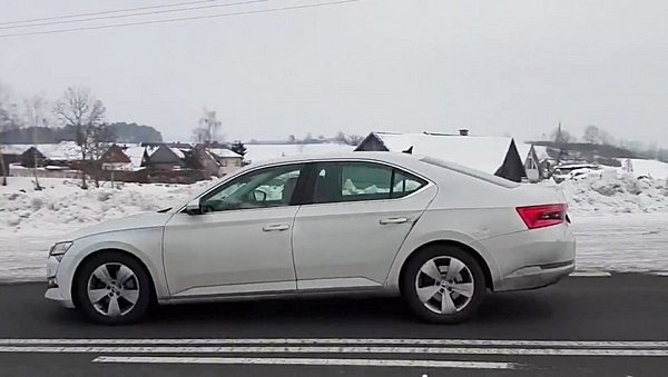 2019 Skoda Superb sedan spied 