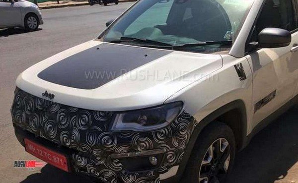 2019 Jeep Trailhawk, Front View