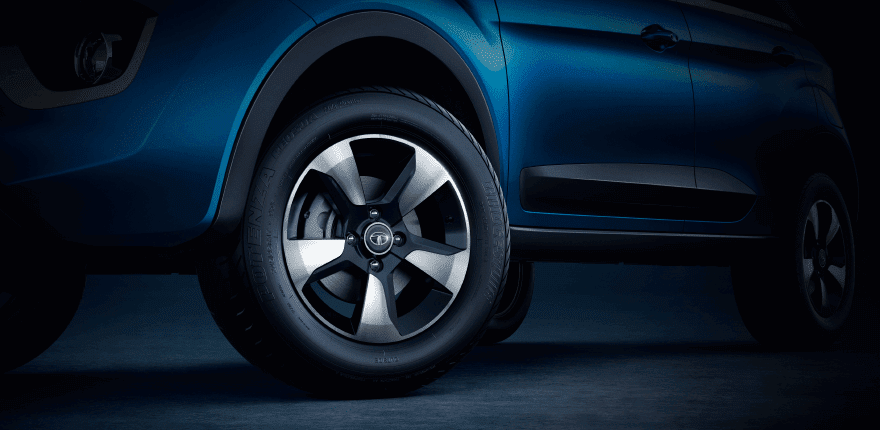 Tata Nexon India 2018 Exterior alloys wheels