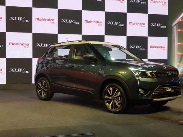 2019 Mahindra XUV300 black side profile