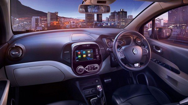 Renault Captur 2017 interior dashboard