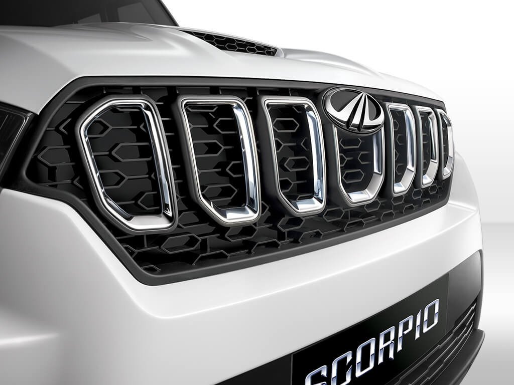 2018 Mahindra Scorpio imposing grille