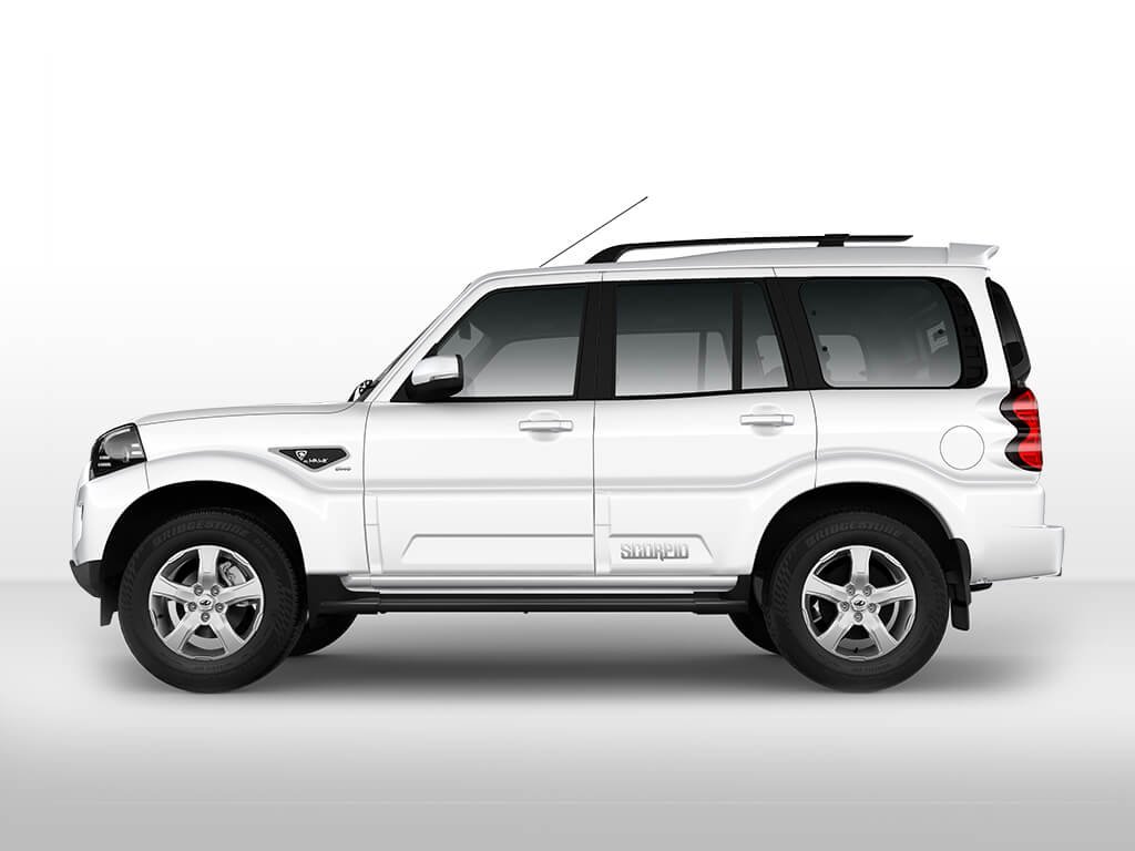 2018 Mahindra Scorpio white left angular look