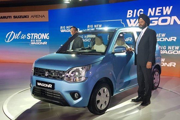 Maruti Suzuki Wagon R with 2 man