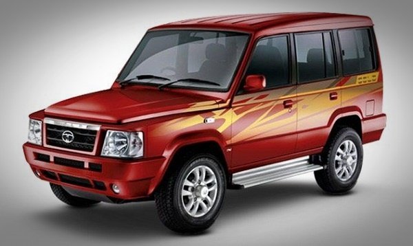 Tata Sumo red front left view