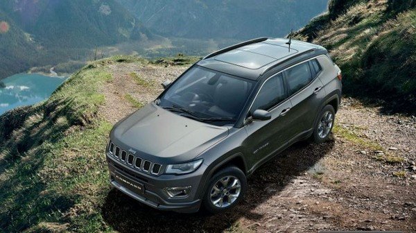 Jeep Compass 2018, up front