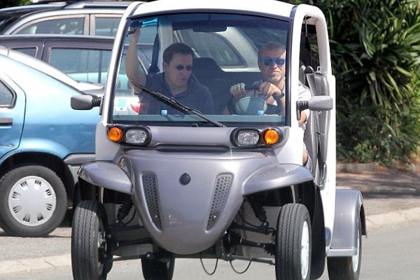 Roman Abramovich drove his electric car