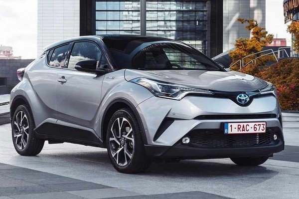 Toyota C-HR front three quarter look