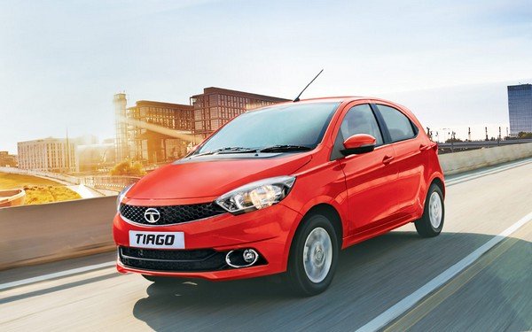 tata tiago 2018, front view, red colour