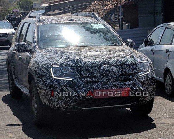 Renault Duster spy images