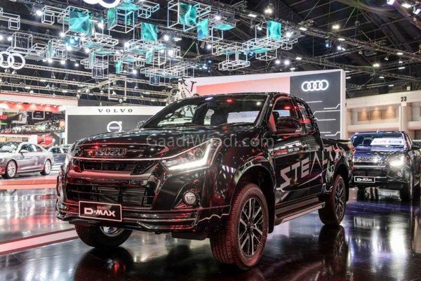 facelifted Isuzu D-max V-Cross, front angular look