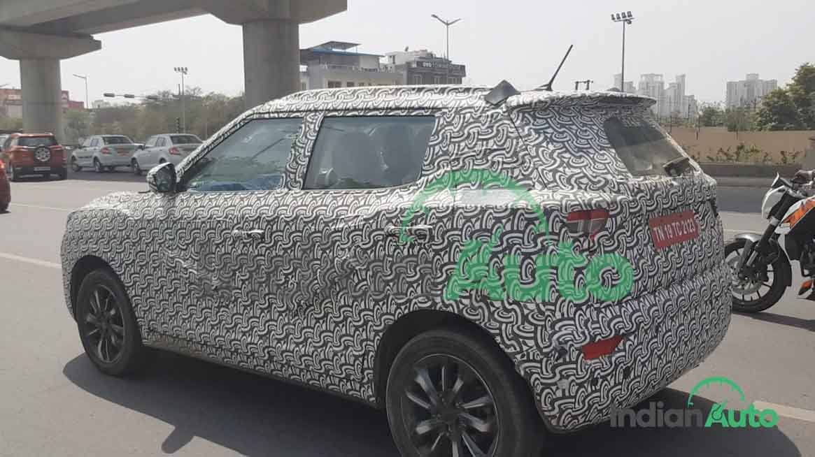 mahindra xuv 300 amt image rear three quarters