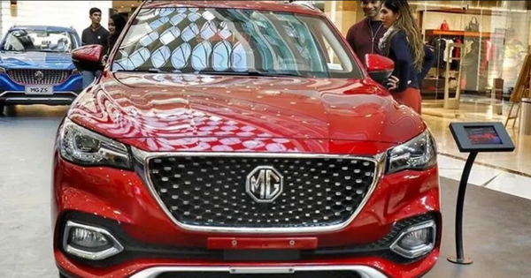 MG Hector red colour front look