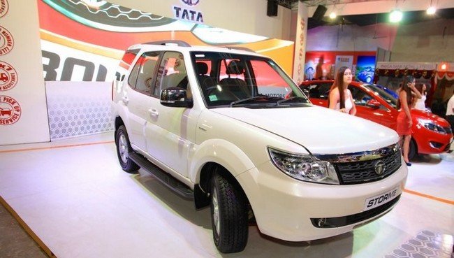 Tata Safari Storme facelift at the 2015 Nepal Auto Show