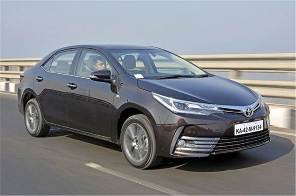 2017 toyota corolla altis black front angle