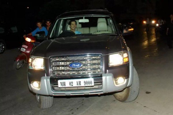 Dino Morea in Ford Endeavour