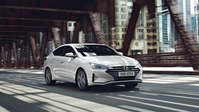 2019 Hyundai Elantra action