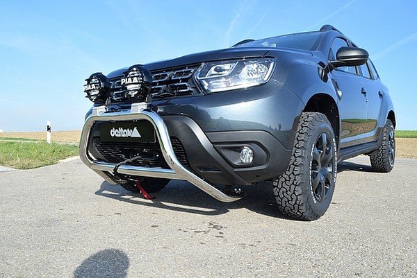 dacia duster front view