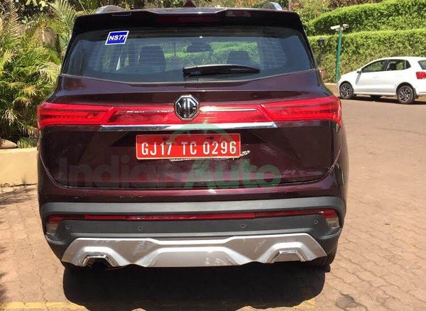2019 mg hector burgundy red spied rear