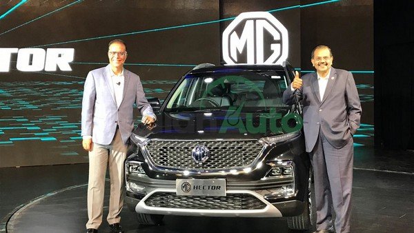mg hector black front view
