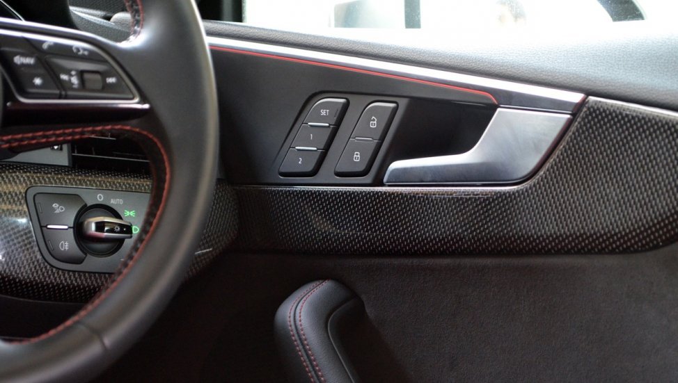 2017 Audi S5 interior door details