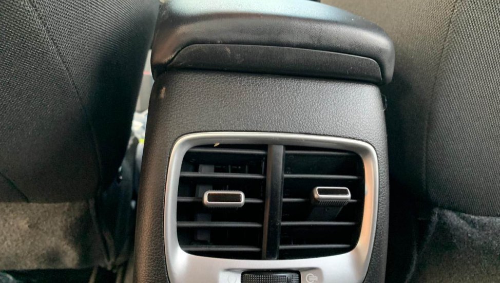 2019 hyundai venue rear ac vents