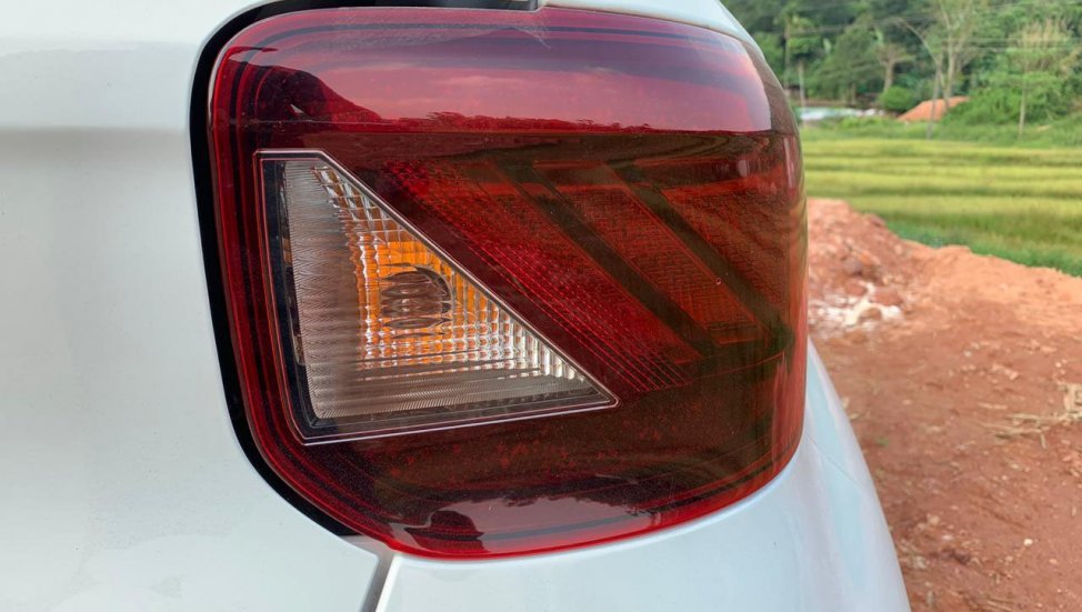 2019 hyundai venue tail lamps