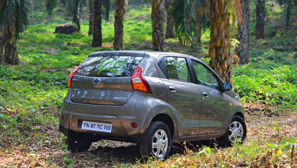 datsun redi-go grey rear view