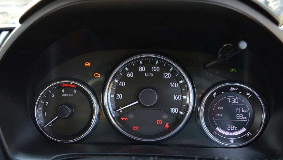 2016 Honda BR-V interior instrument cluster