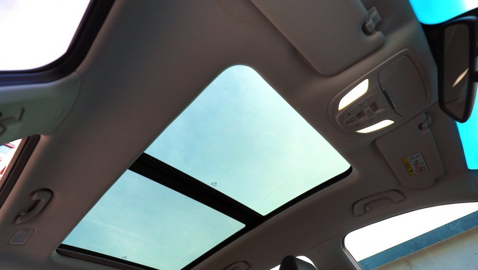 2019 MG Hector interior sunroof
