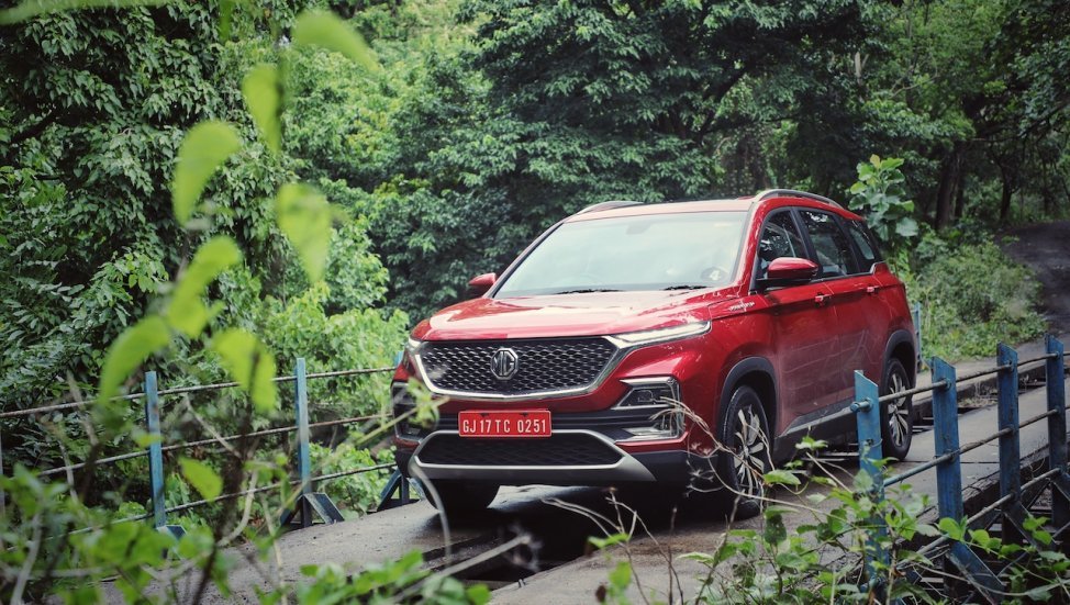 2019 MG Hector red front angle on bridge