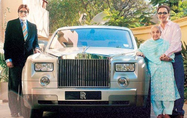 amitabh bachchan rolls royce phantom white front