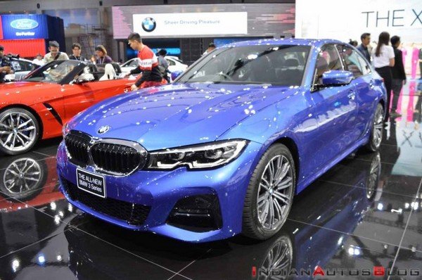 2019 bmw 3-series blue front angle