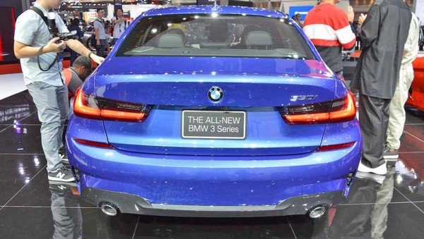 2019 bmw 3 series images rear angle