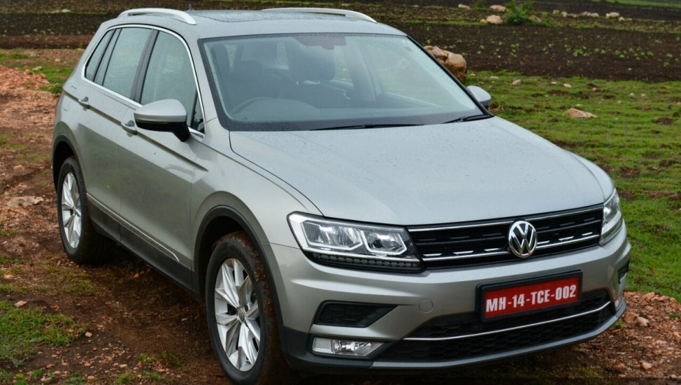 2017 Volkswagen Tiguan silver front angle